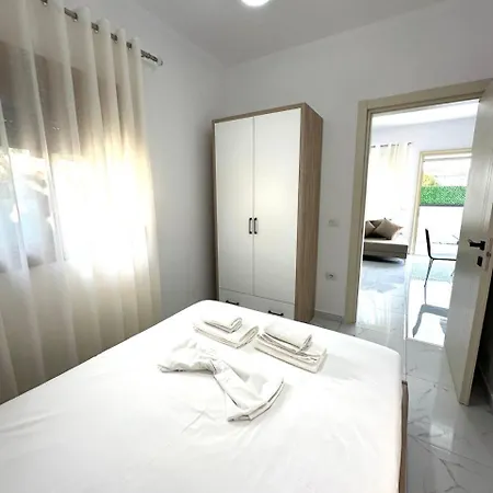 Aiden's House 1 * Vlore